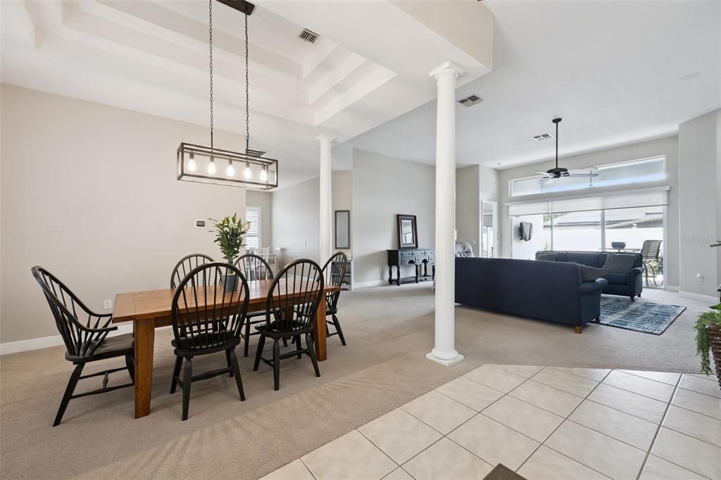 Activo con contrato: $675,000 (4 camas, 3 baños, 2286 Pies cuadrados)