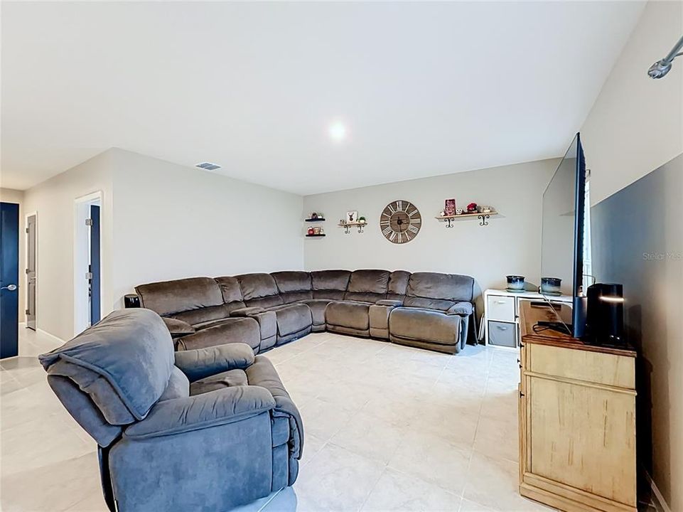 For Sale: $329,900 (4 beds, 2 baths, 2240 Square Feet)