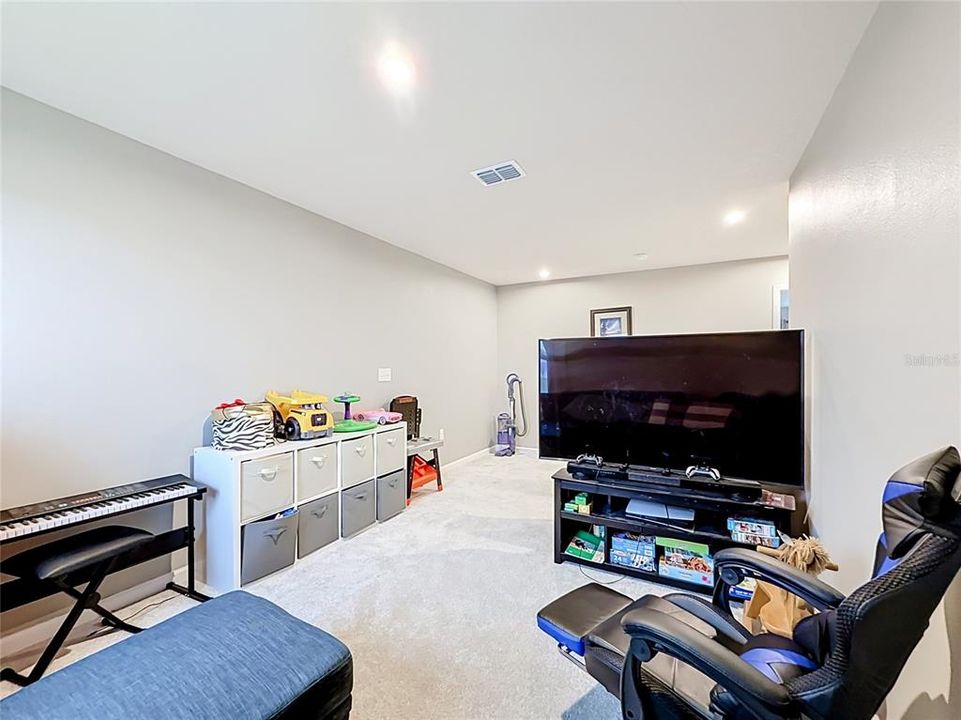 For Sale: $329,900 (4 beds, 2 baths, 2240 Square Feet)