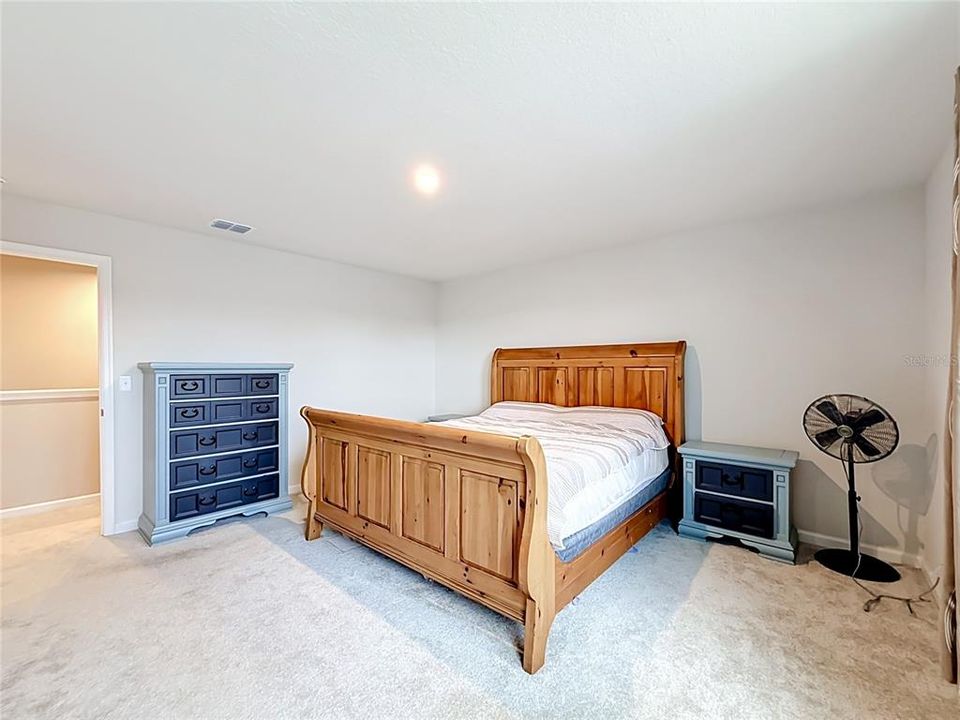 For Sale: $329,900 (4 beds, 2 baths, 2240 Square Feet)