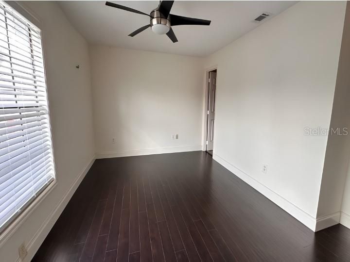 En Venta: $229,900 (3 camas, 2 baños, 1151 Pies cuadrados)