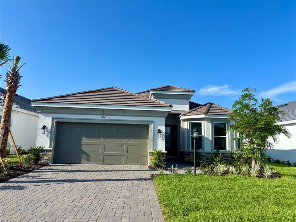 Recently Sold: $1,291,603 (3 beds, 3 baths, 2275 Square Feet)
