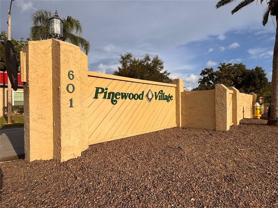 For Sale: $140,000 (1 beds, 1 baths, 644 Square Feet)