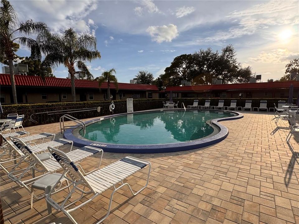 For Sale: $140,000 (1 beds, 1 baths, 644 Square Feet)