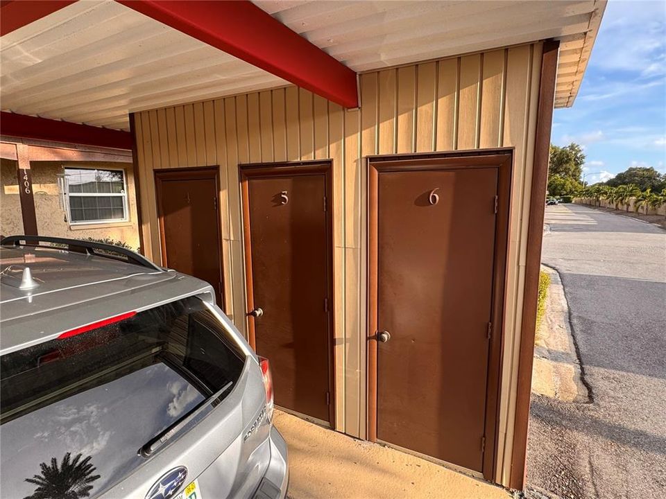 For Sale: $140,000 (1 beds, 1 baths, 644 Square Feet)