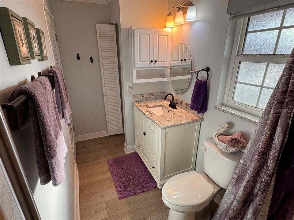 For Sale: $140,000 (1 beds, 1 baths, 644 Square Feet)