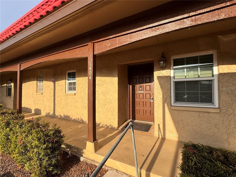 For Sale: $140,000 (1 beds, 1 baths, 644 Square Feet)