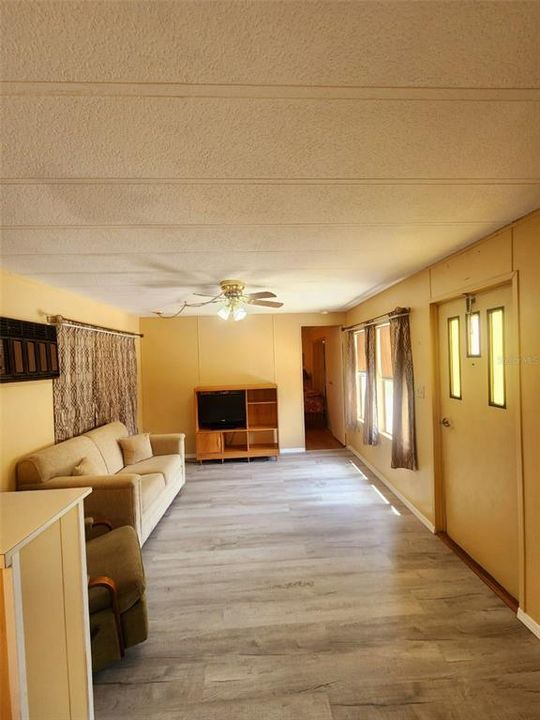 For Sale: $84,000 (2 beds, 1 baths, 672 Square Feet)