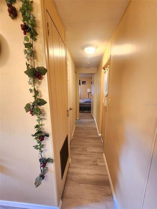 For Sale: $84,000 (2 beds, 1 baths, 672 Square Feet)