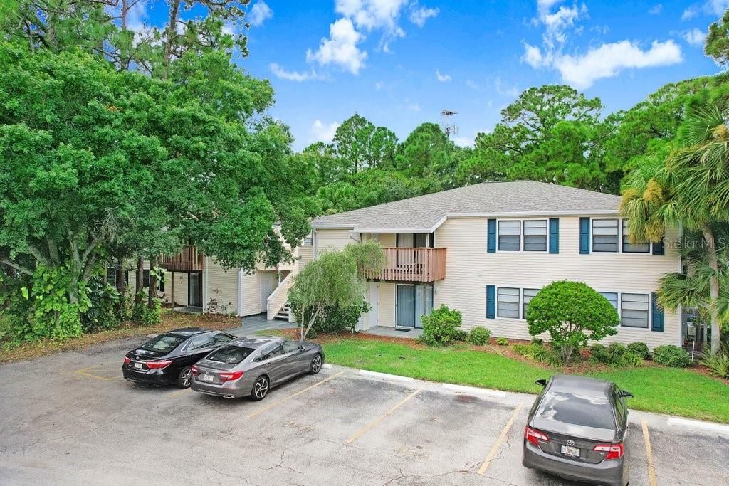 For Rent: $1,700 (2 beds, 2 baths, 915 Square Feet)