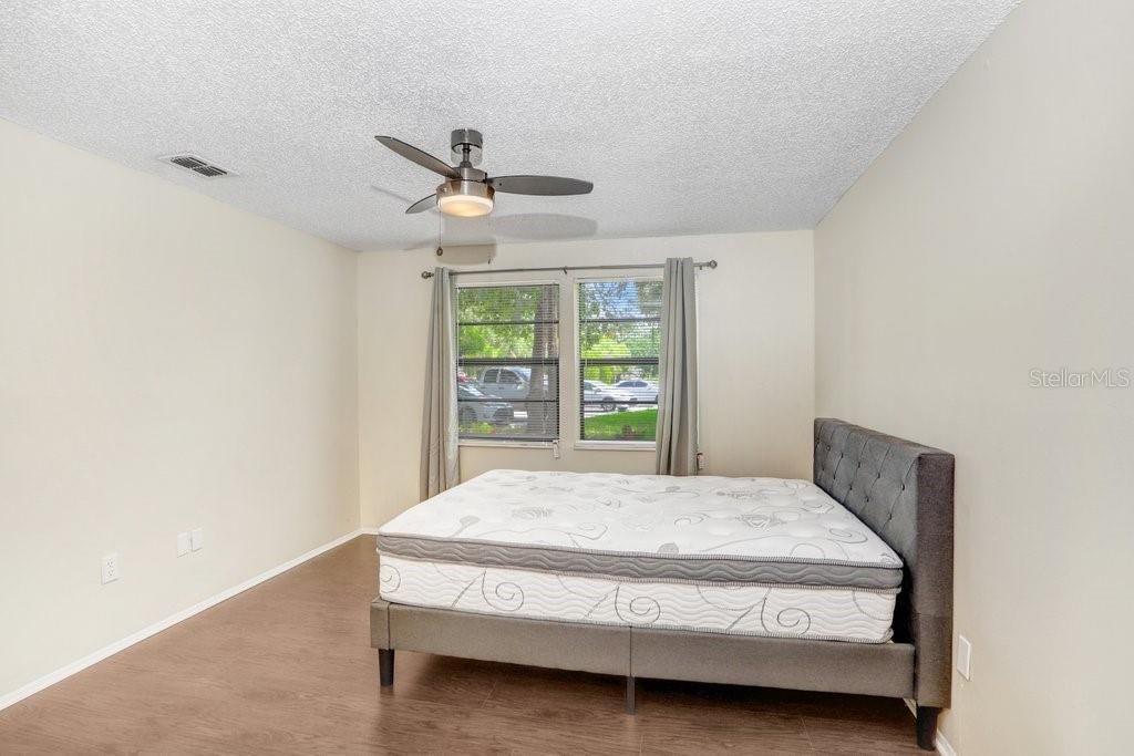For Rent: $1,700 (2 beds, 2 baths, 915 Square Feet)