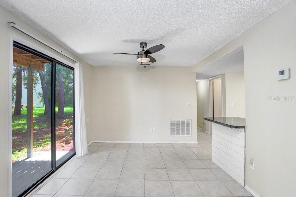 For Rent: $1,700 (2 beds, 2 baths, 915 Square Feet)