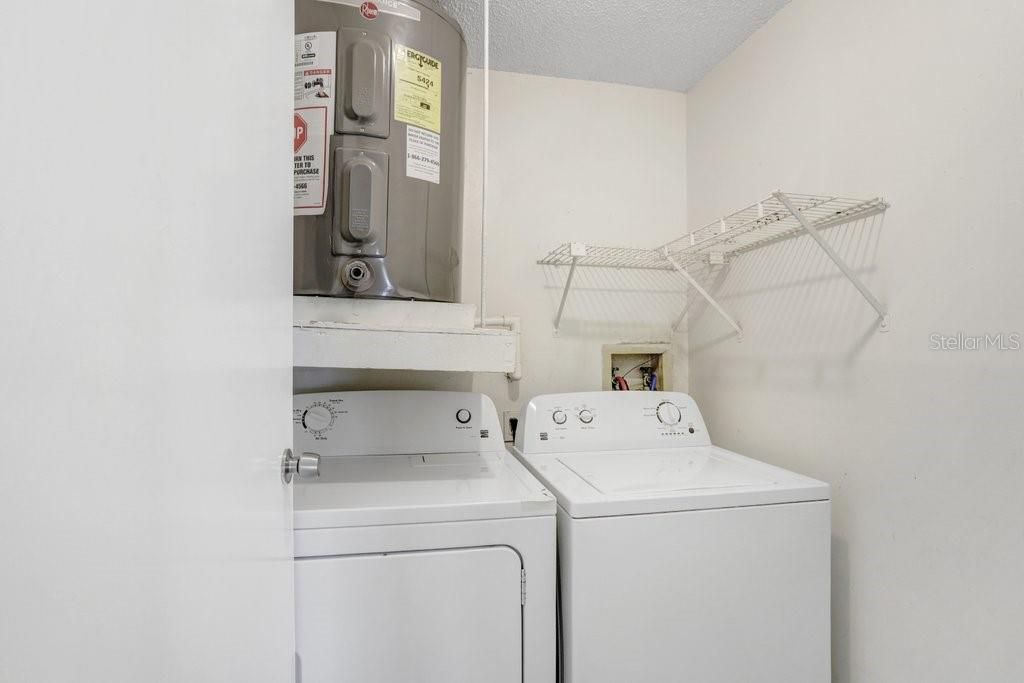 For Rent: $1,700 (2 beds, 2 baths, 915 Square Feet)