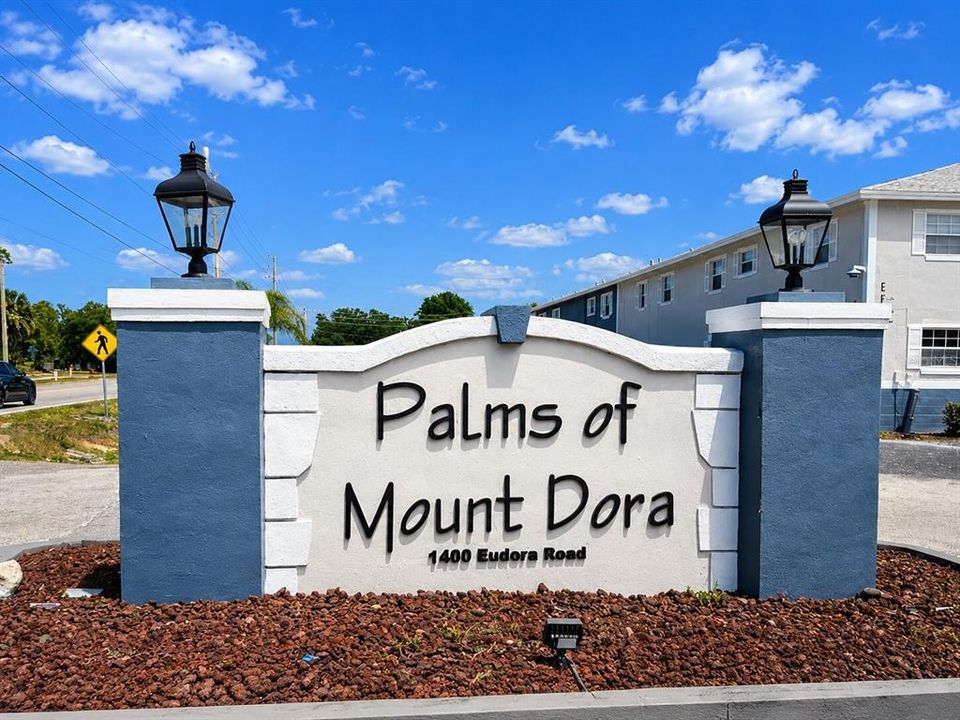 For Rent: $1,375 (2 beds, 2 baths, 900 Square Feet)