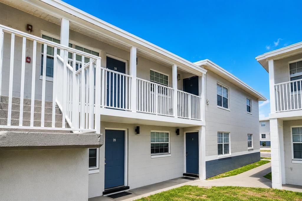 For Rent: $1,375 (2 beds, 2 baths, 900 Square Feet)