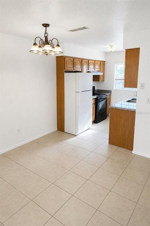 For Rent: $1,375 (2 beds, 2 baths, 900 Square Feet)