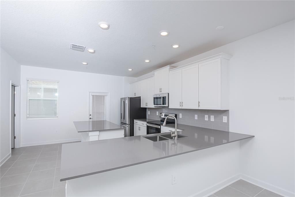 For Rent: $2,850 (3 beds, 2 baths, 1636 Square Feet)