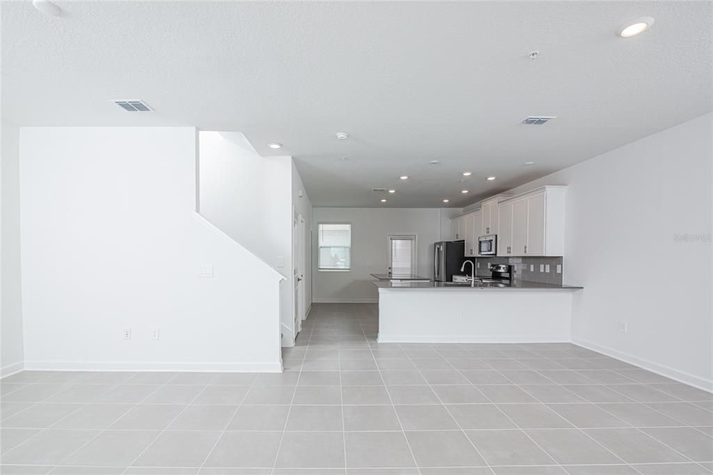 For Rent: $2,850 (3 beds, 2 baths, 1636 Square Feet)