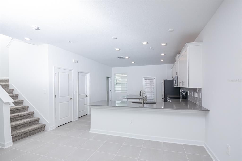 For Rent: $2,850 (3 beds, 2 baths, 1636 Square Feet)
