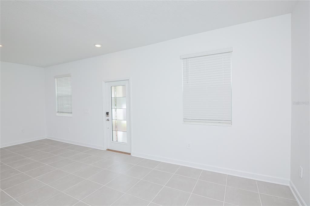 For Rent: $2,850 (3 beds, 2 baths, 1636 Square Feet)