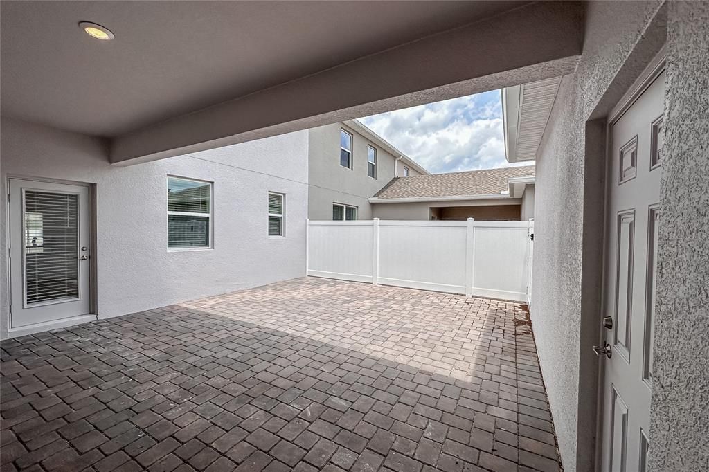 For Rent: $2,850 (3 beds, 2 baths, 1636 Square Feet)