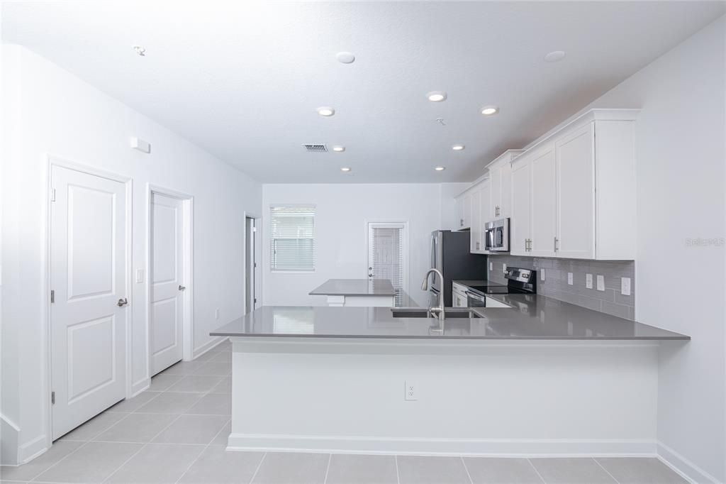 For Rent: $2,850 (3 beds, 2 baths, 1636 Square Feet)