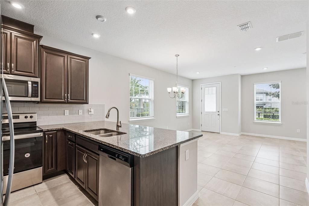 For Sale: $389,000 (3 beds, 2 baths, 1602 Square Feet)