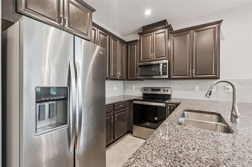 For Sale: $389,000 (3 beds, 2 baths, 1602 Square Feet)