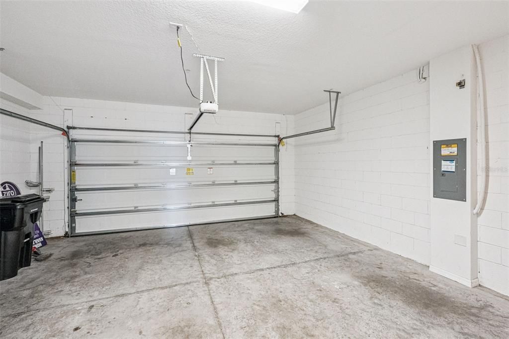 For Sale: $389,000 (3 beds, 2 baths, 1602 Square Feet)