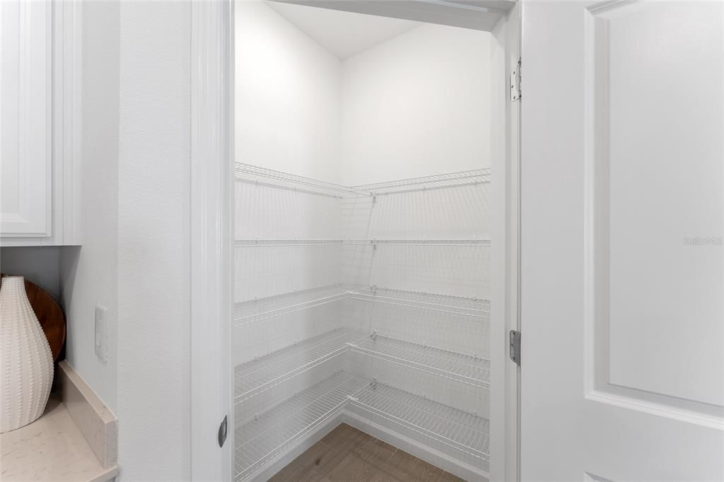 For Rent: $2,000 (3 beds, 3 baths, 2039 Square Feet)