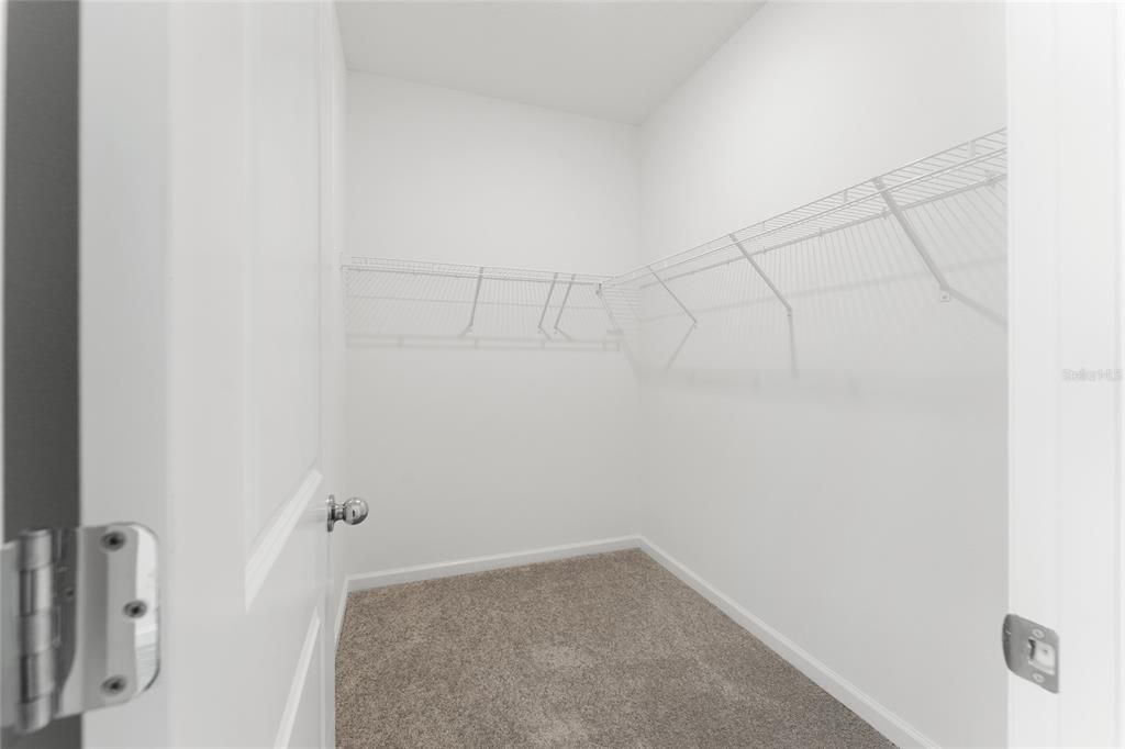 For Rent: $2,000 (3 beds, 3 baths, 2039 Square Feet)