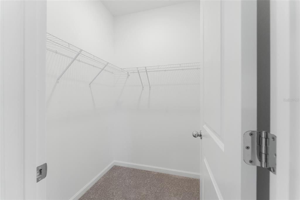 For Rent: $2,000 (3 beds, 3 baths, 2039 Square Feet)