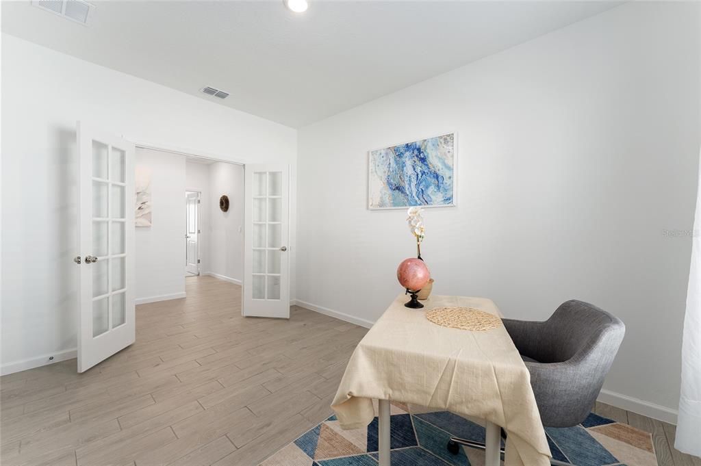 For Rent: $2,000 (3 beds, 3 baths, 2039 Square Feet)