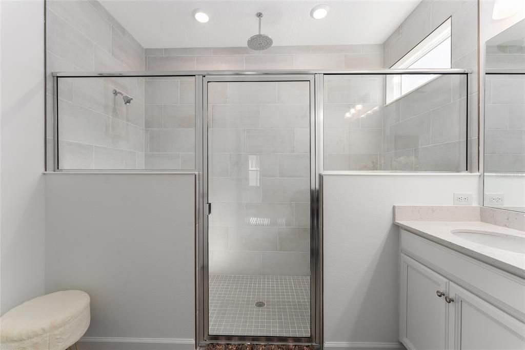 For Rent: $2,000 (3 beds, 3 baths, 2039 Square Feet)
