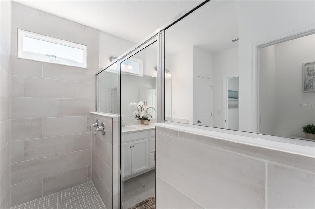 For Rent: $2,000 (3 beds, 3 baths, 2039 Square Feet)