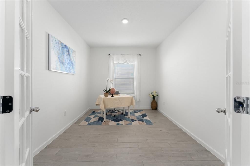 For Rent: $2,000 (3 beds, 3 baths, 2039 Square Feet)