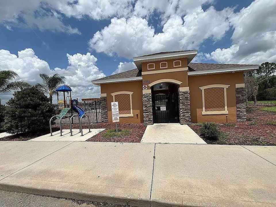 For Sale: $340,000 (4 beds, 2 baths, 1830 Square Feet)