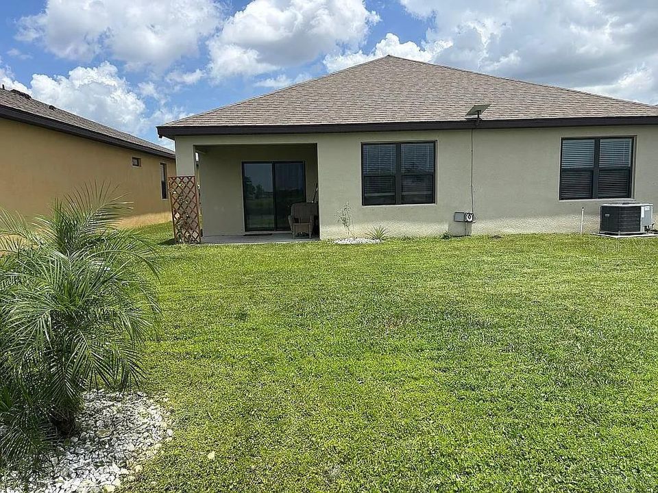 For Sale: $340,000 (4 beds, 2 baths, 1830 Square Feet)