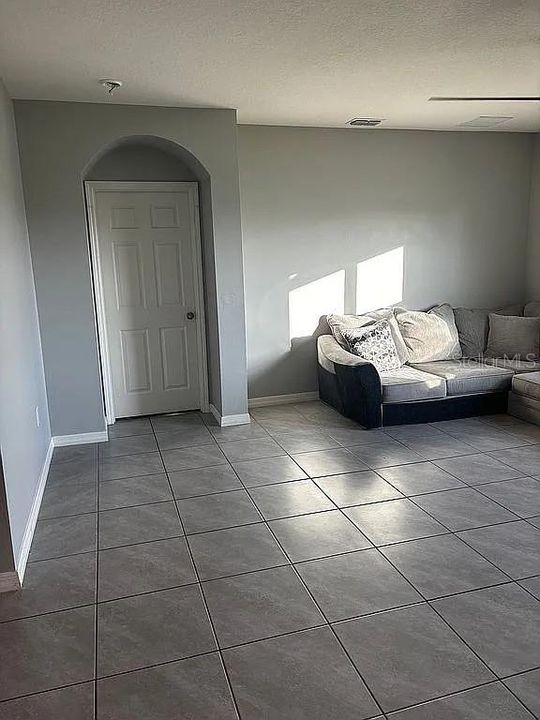 For Sale: $340,000 (4 beds, 2 baths, 1830 Square Feet)