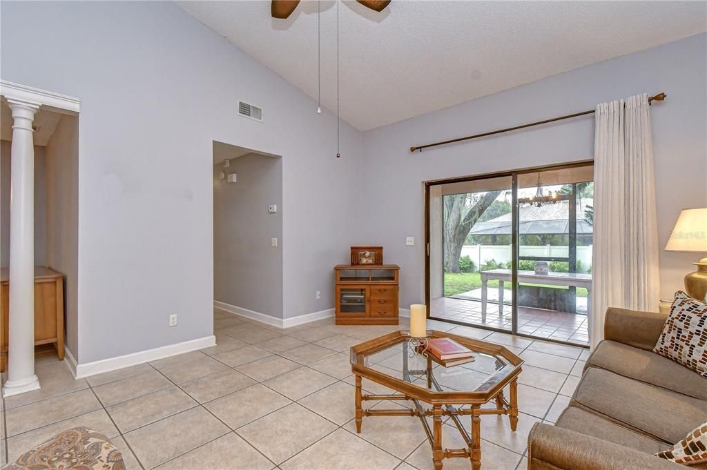 For Sale: $350,000 (3 beds, 2 baths, 1462 Square Feet)
