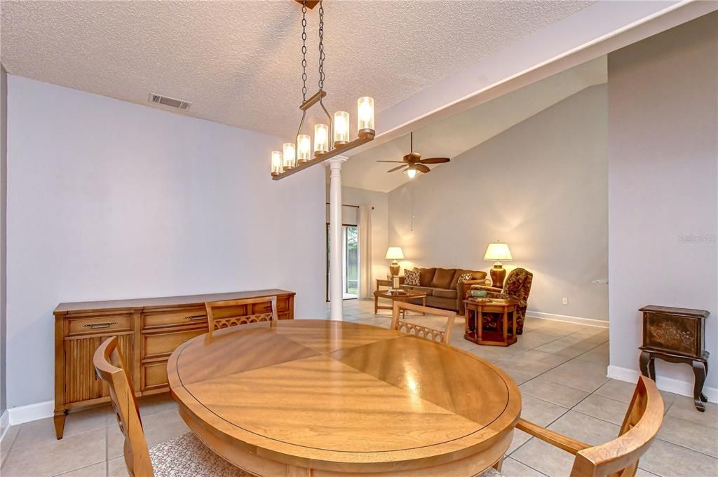 For Sale: $350,000 (3 beds, 2 baths, 1462 Square Feet)
