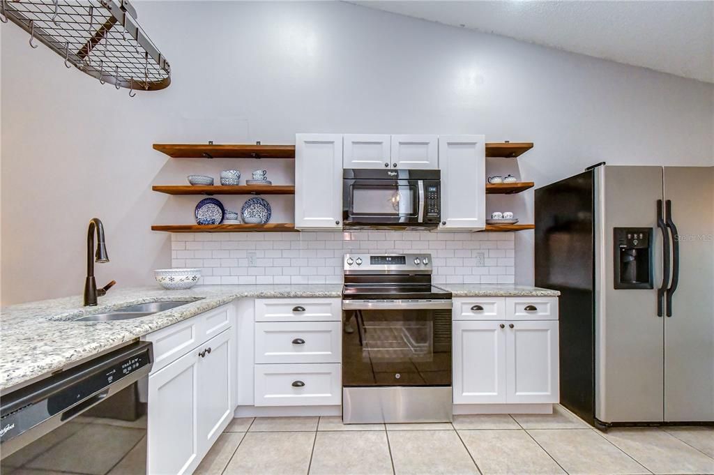 For Sale: $350,000 (3 beds, 2 baths, 1462 Square Feet)
