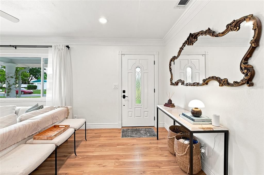 Active With Contract: $380,000 (3 beds, 1 baths, 1284 Square Feet)