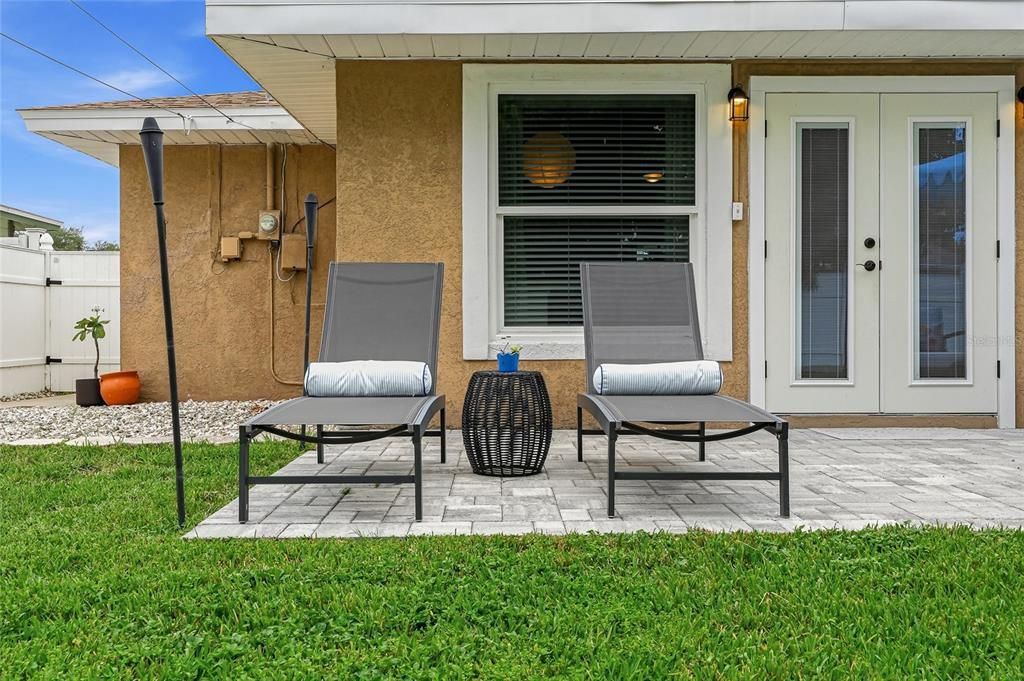 Active With Contract: $380,000 (3 beds, 1 baths, 1284 Square Feet)
