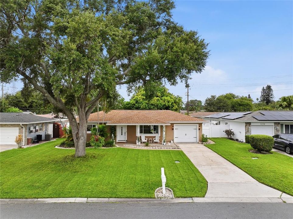 Active With Contract: $380,000 (3 beds, 1 baths, 1284 Square Feet)