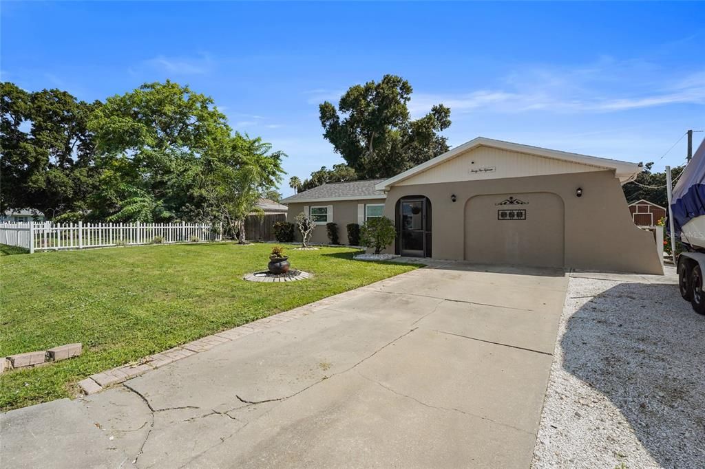 For Rent: $3,000 (3 beds, 2 baths, 1606 Square Feet)