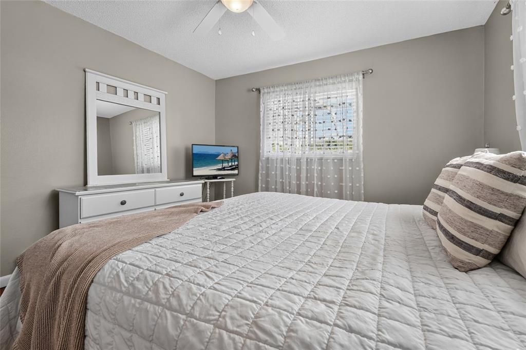 For Rent: $3,000 (3 beds, 2 baths, 1606 Square Feet)