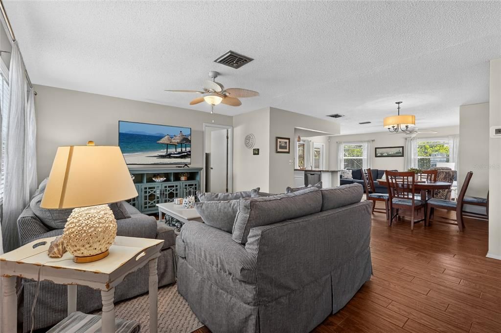 For Rent: $3,000 (3 beds, 2 baths, 1606 Square Feet)