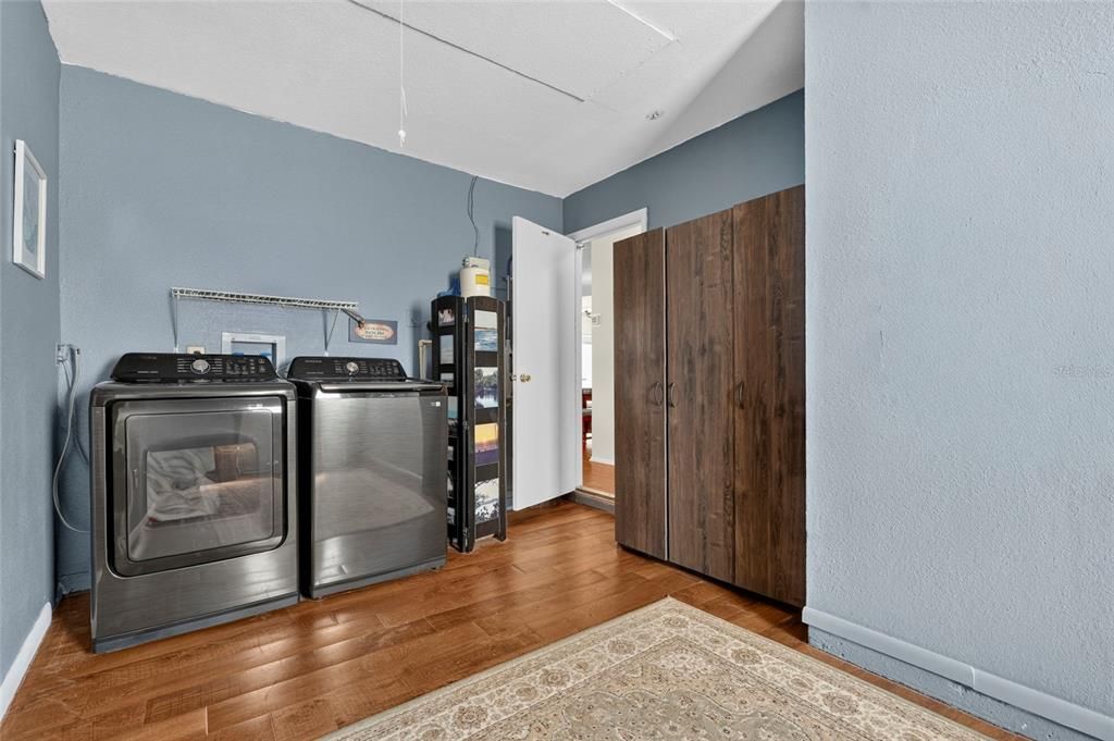 For Rent: $3,000 (3 beds, 2 baths, 1606 Square Feet)