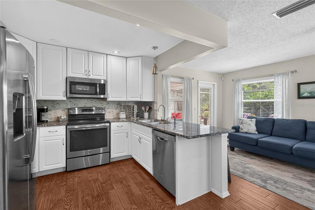 For Rent: $3,000 (3 beds, 2 baths, 1606 Square Feet)